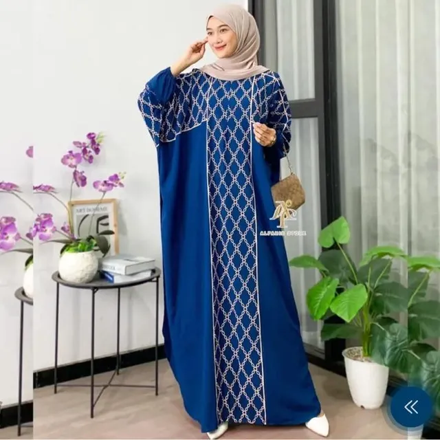 Kaftan Ranti warna Biru Navy