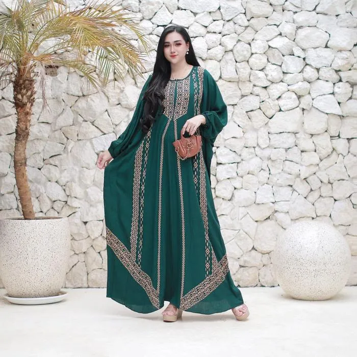 Kaftan Karina warna Hijau Botol