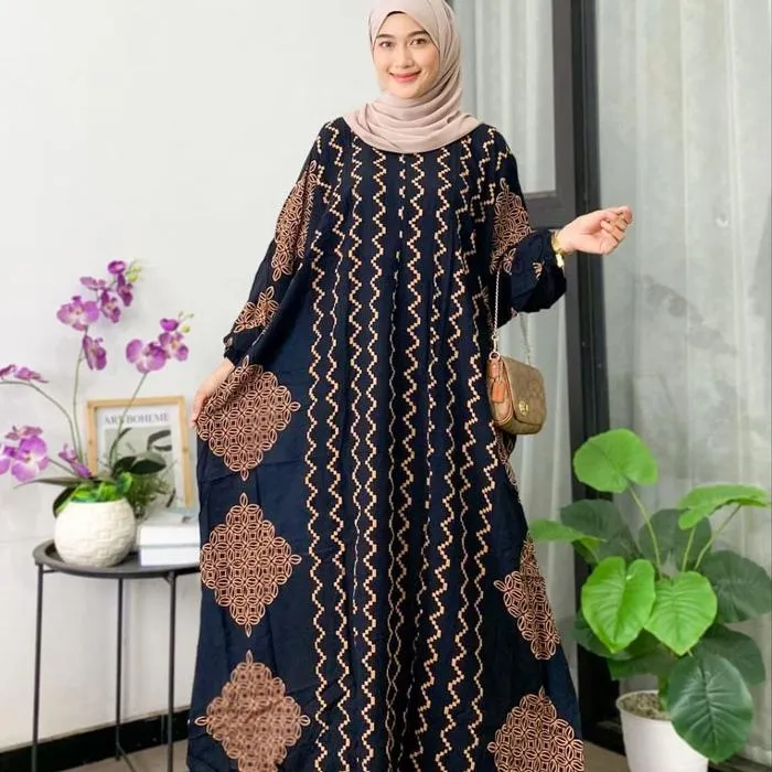 Kaftan Sonya warna Hitam