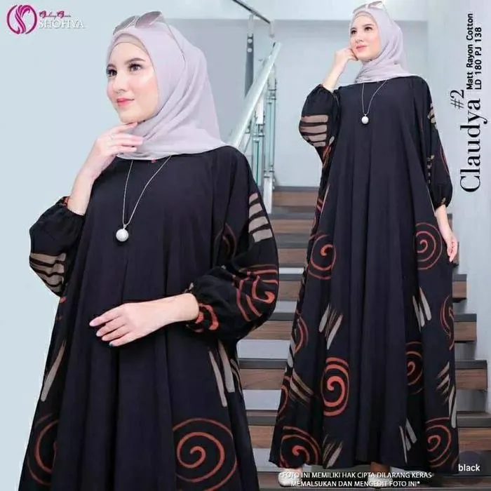 Kaftan Claudya warna Hitam