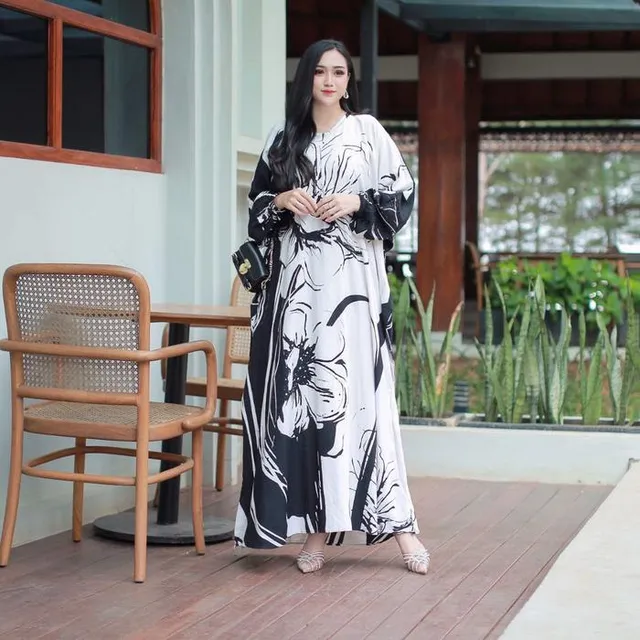 Kaftan Lukis warna Putih